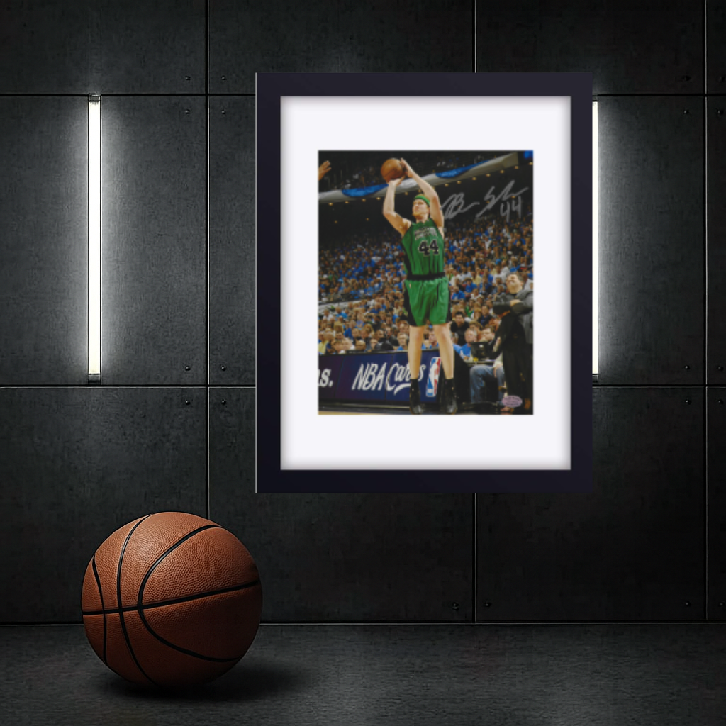 Brian Scalabrine Boston Celtics autographed framed 8x10 basketball photo with COA