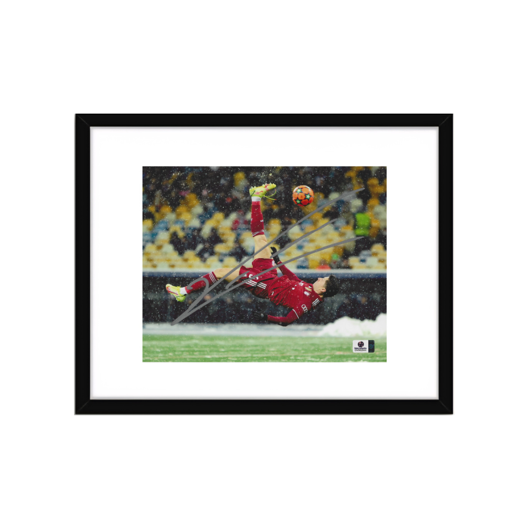 Robert Lewandowski FC Bayern Munich Autographed 8x10 Photo With COA W/Frame - Fan Freaks