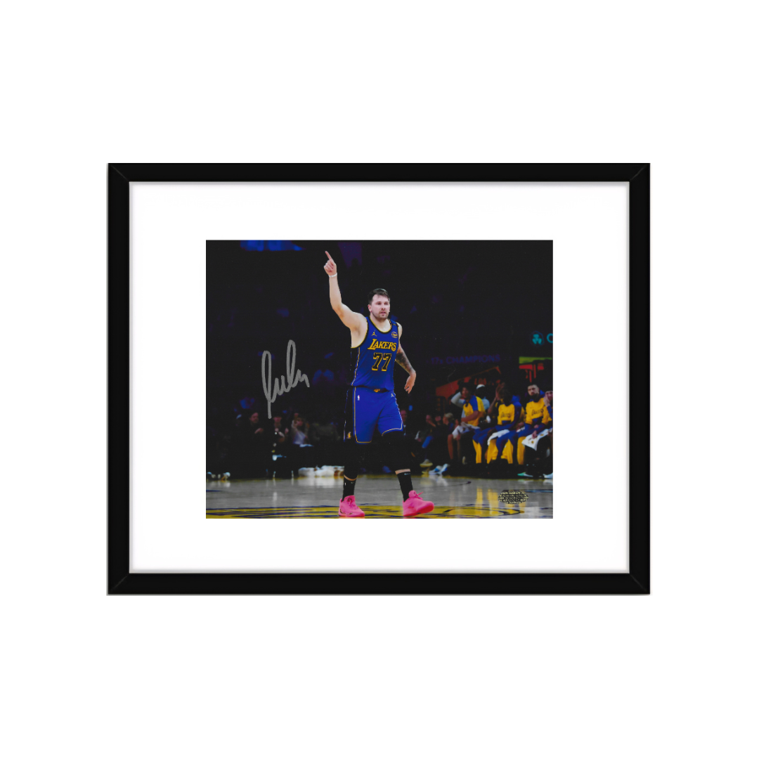 Luka Doncic autographed La Lakers 8x10 photo Art Print - Fan Freaks