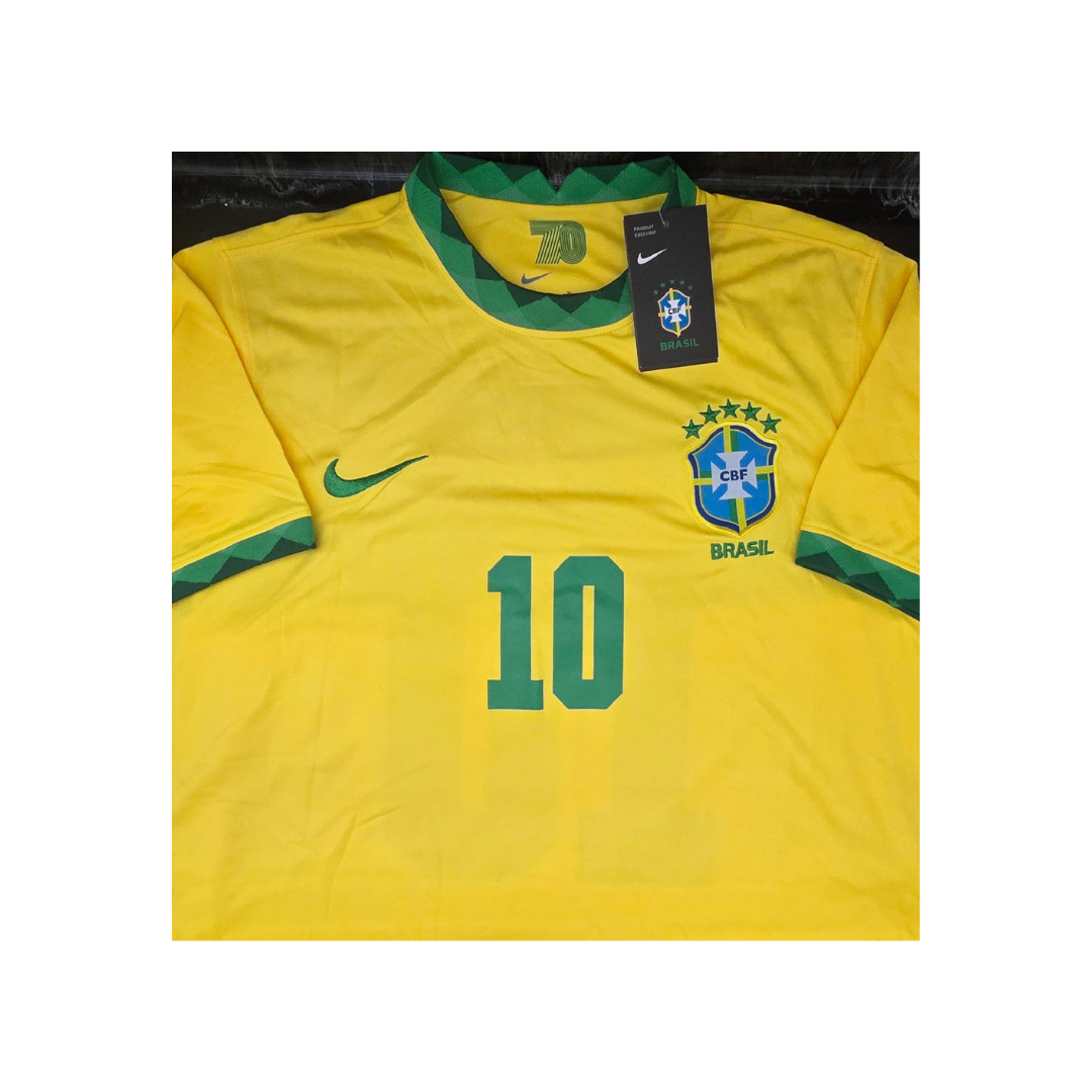 Pele of Brasil autographed soccer jersey With COA