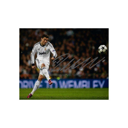 Cristiano Ronaldo Real Madrid signature-style photo reprint – 8x10 Art Print #6