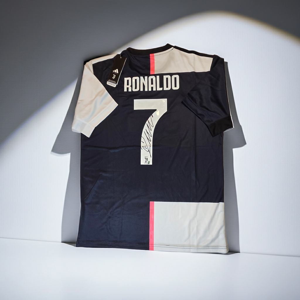 Cristiano Ronaldo FC Juventus Autographed Adidas 2019-20 Home Soccer Jersey coa