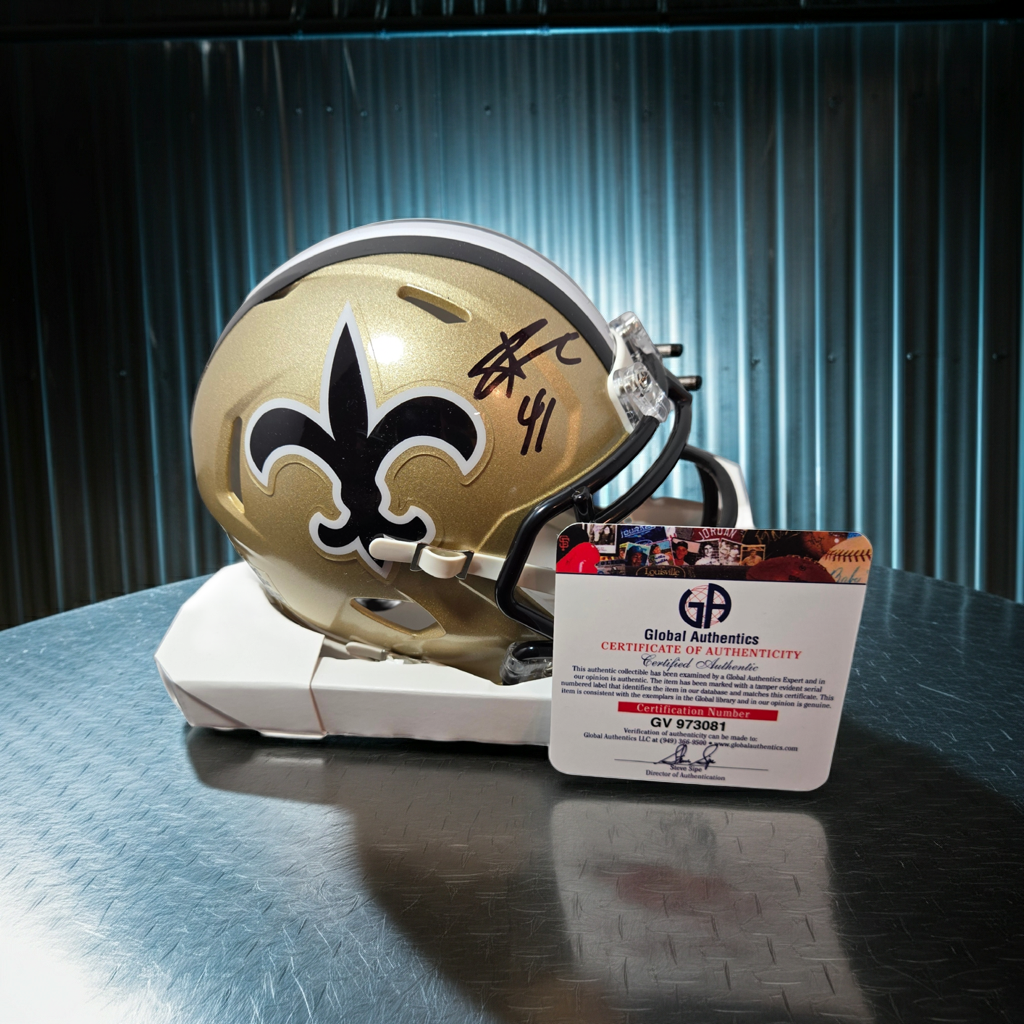 Alvin Kamara New Orleans Saints Autographed Riddell Mini-Helmet coa