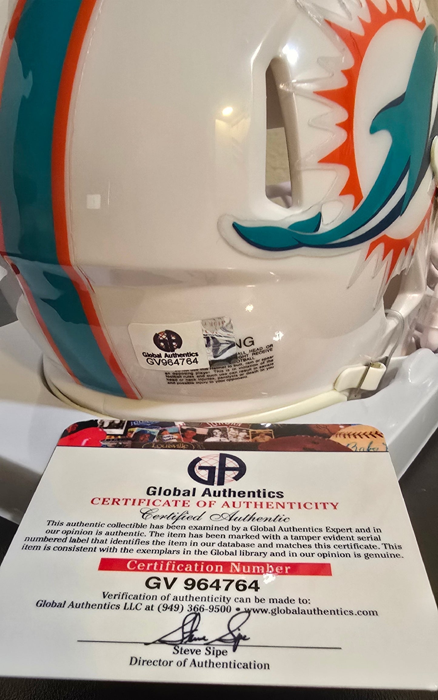 Tyreek Hill Miami Dolphins Autographed Riddell Mini Helmet With COA - Fan Freaks