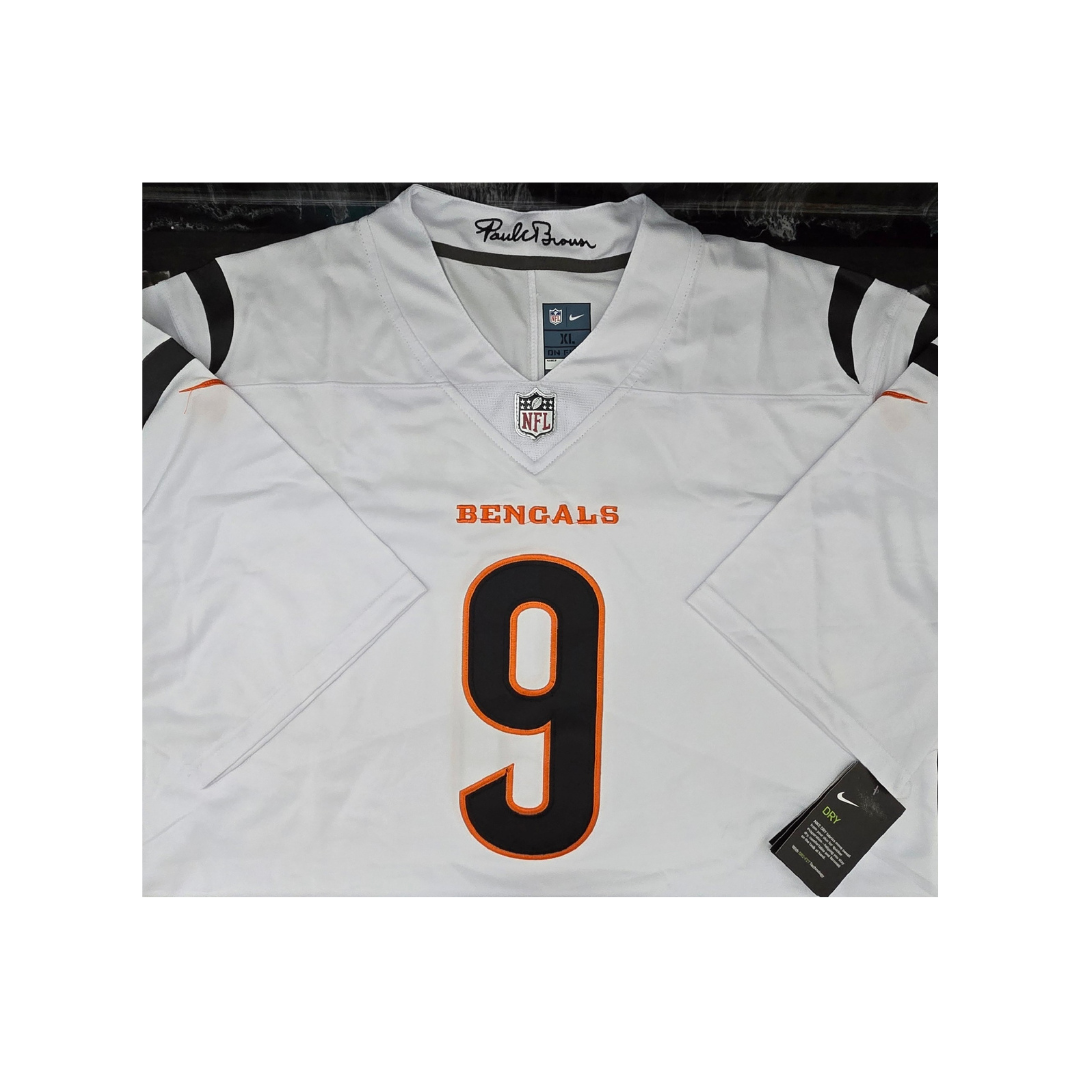 Joe Burrow of the Cincinnati Bengals autographed football jersey COA