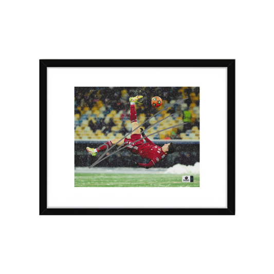 Robert Lewandowski FC Bayern Munich Autographed 8x10 Photo Art Print - Fan Freaks