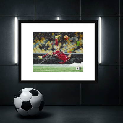 Robert Lewandowski Bayern Munich autographed framed 8x10 soccer photo with COA