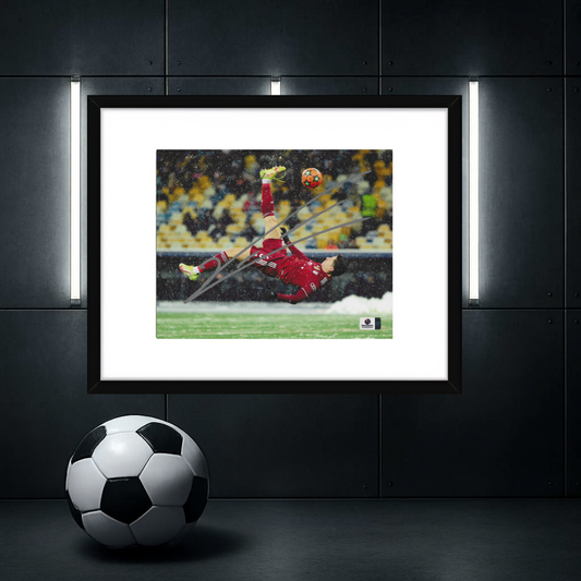Robert Lewandowski FC Bayern Munich Autographed 8x10 Photo With COA W/Frame
