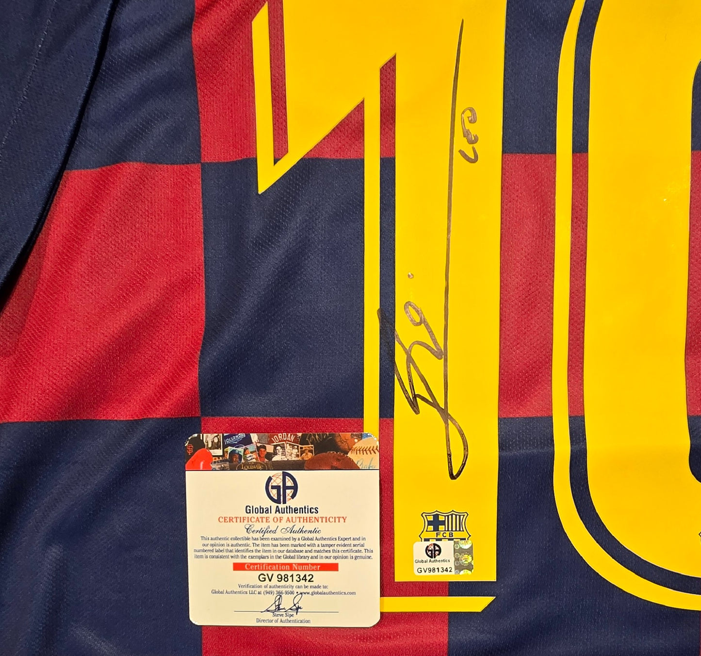 Lionel Messi F.C. Barcelona Autographed 2019-20 Nike Home Soccer Jersey coa