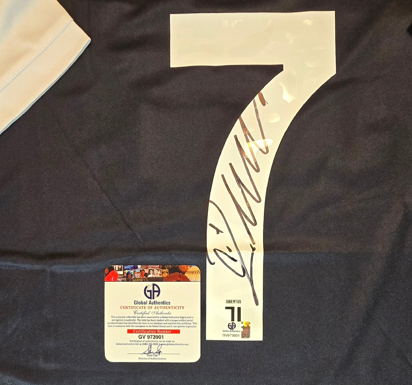 Cristiano Ronaldo FC Juventus Autographed Adidas 2019-20 Home Soccer Jersey coa