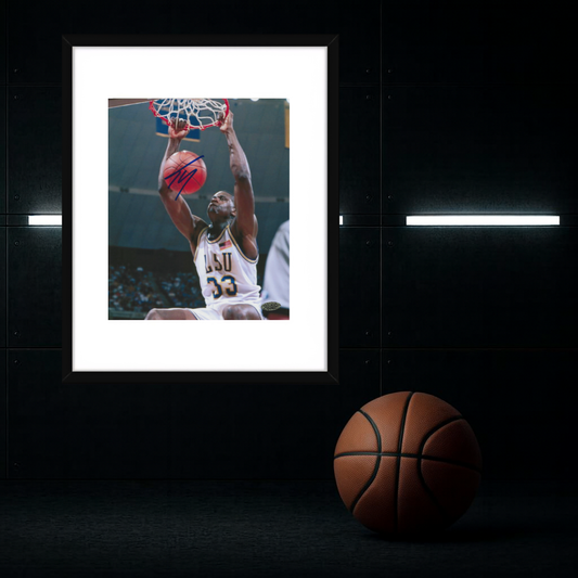 SHAQUILLE O'NEAL SIGNED 8X10 PHOTO LSU With COA W/Frame