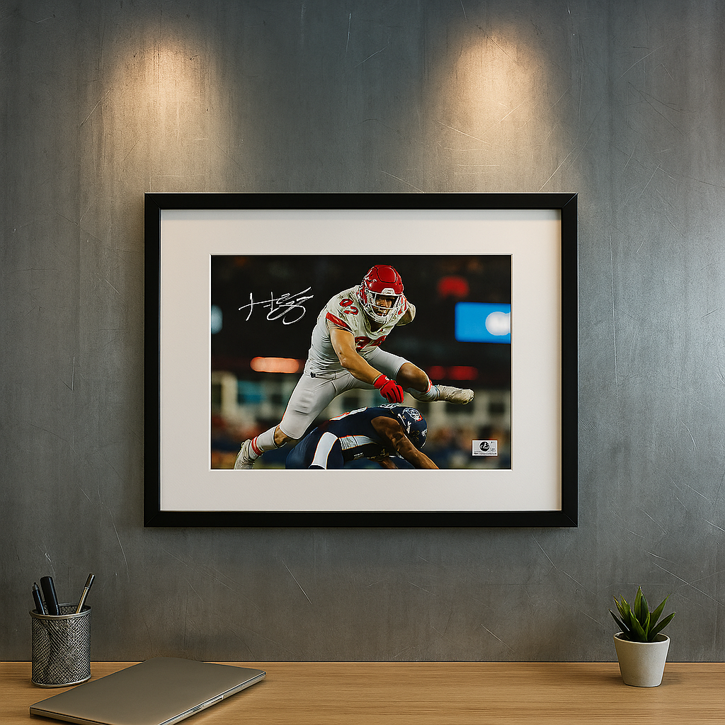 Travis Kelce Kansas City Chiefs Autographed 8x10 Photo coa With Frame